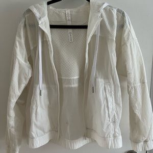Lululemon white windbreaker size 6